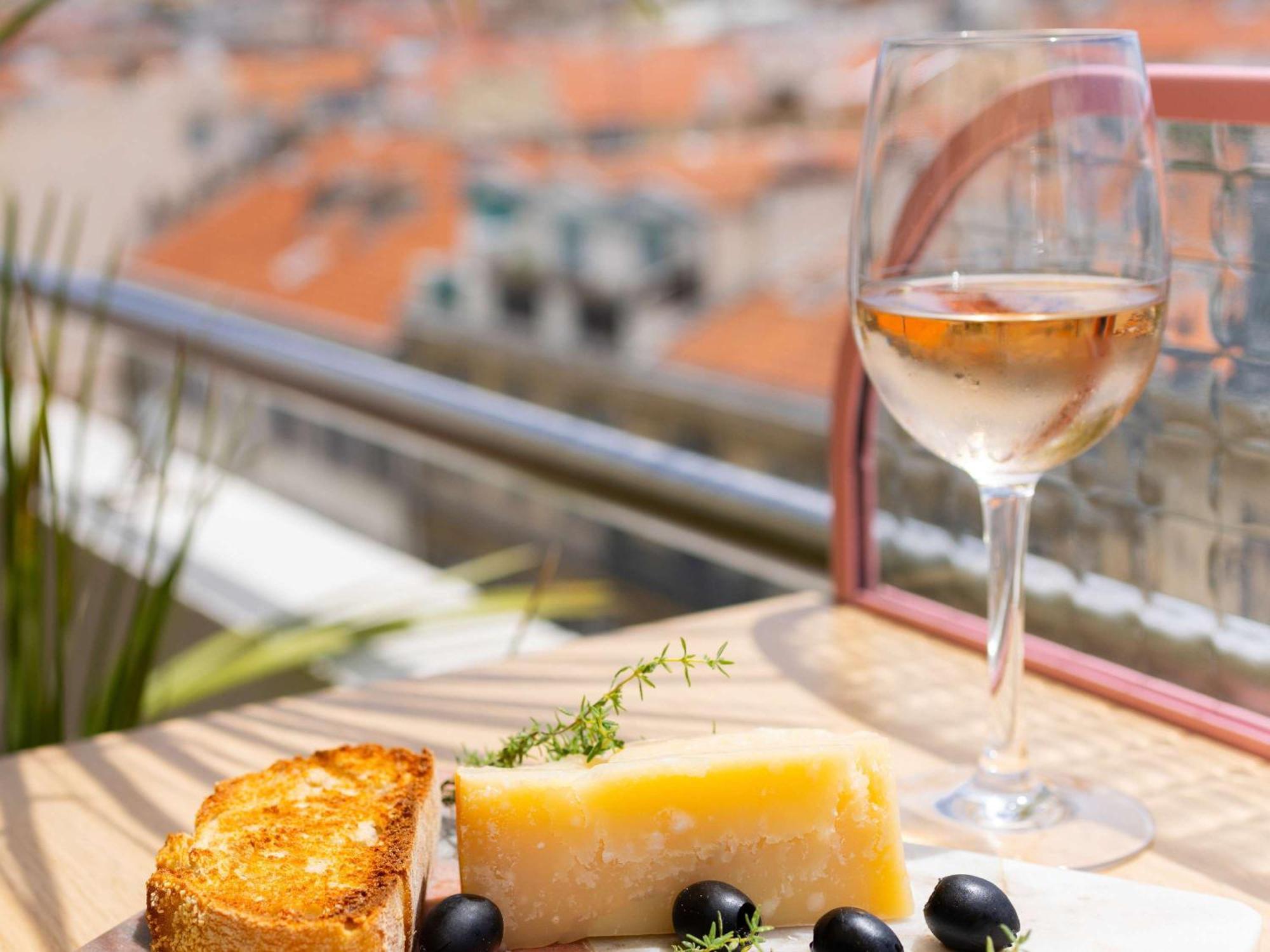 Mercure Nice Centre Notre Dame Bagian luar foto